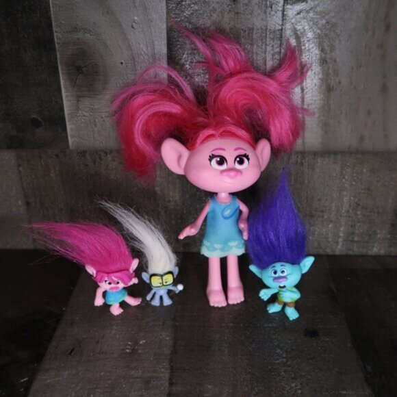 Lot of 4 DreamWorks Trolls Poppy Tiny Diamond Branch Dolls Action Figures - Picture 2 of 8